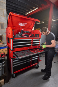 TYÖKALUVAUNU 10 LAAT. 117CM, Milwaukee 3