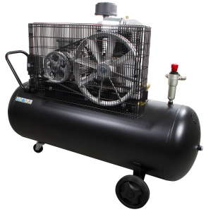 KOMPRESSORI 3-V 7,5HP 925L/200L MUSTA, StrongLine 2
