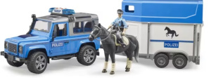 Land Rover -poliisiauto ja hevoskuljetusvaunu 2