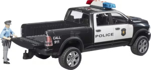 RAM 2500 -poliisiauto miespoliisilla 2