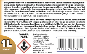 Musta 1L Lamppuöljypullo punaisella korkilla 2