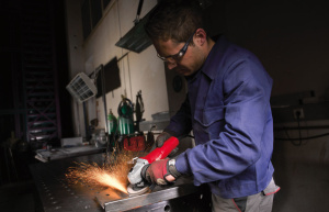 KULMAHIOMAKONE 125MM AGV 12-125, Milwaukee 4