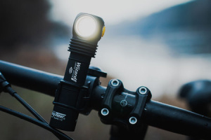 ARMYTEK KIINNIKE PYÖRÄÄN ABM-01 2