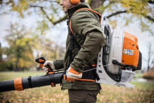 BR 800 C-E Reppupuhallin, Stihl 3