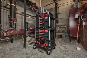 TYÖKALUPAKKI 2 VETOLAATIKKOA PACKOUT, Milwaukee 2