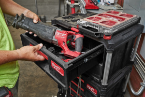 TYÖKALUPAKKI 2 VETOLAATIKKOA PACKOUT, Milwaukee 3