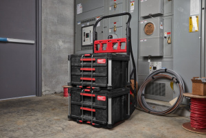 TYÖKALUPAKKI 2 VETOLAATIKKOA PACKOUT, Milwaukee 4