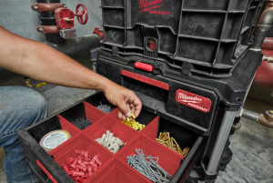 TYÖKALUPAKKI 2 VETOLAATIKKOA PACKOUT, Milwaukee 5
