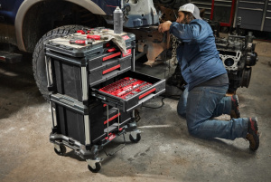 TYÖKALUPAKKI 2 VETOLAATIKKOA PACKOUT, Milwaukee 6