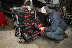 TYÖKALUPAKKI 2 VETOLAATIKKOA PACKOUT, Milwaukee 7