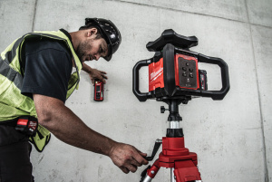 KOLMIJALKA TRP 300, Milwaukee 4