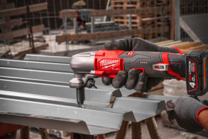 AKKUNAKERTAJA M12 FNB16-402X, Milwaukee 4