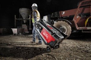 AKKUVALOMASTO MXF TL-0, Milwaukee 4