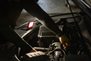 Taitettava USB-valonheitin IR FFL, Milwaukee 4