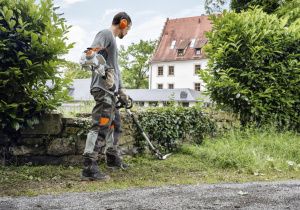 Km 131 R Kombimoottori 4-MIx, Stihl 4