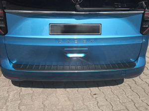 TAKAPUSKURIN LASTAUSSUOJA (ABS-BLACK) 2