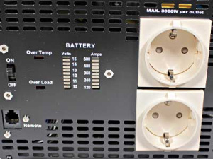 C-PWR INVERTTERI 12V->230V 5000W 3