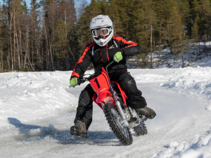 Honda CRF110, 109cc, 4-tahti crossipyörä 4