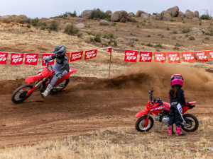 Honda CRF50F 49cc, 4-tahti crossipyörä 2024 4