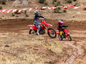 Honda CRF50F 49cc, 4-tahti crossipyörä 2024 5