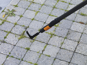KIVETYSTEN PUHDISTUSRAUTA QUIKFIT FISKARS 2