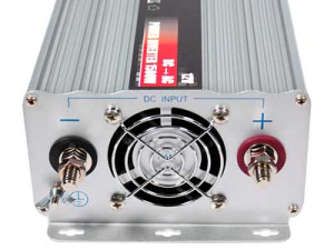 C-PWR INVERTTERI 12V->230V 1500W 2