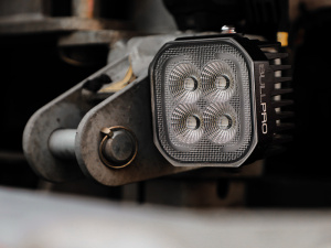 BULLPRO # BULLY 6000 LED TYÖVALO 3-VÄRIPARKILLA 12