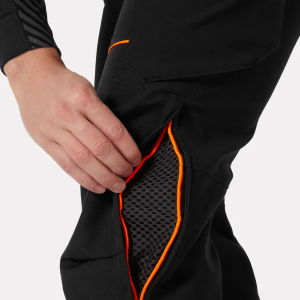 CHELSEA EVO BRZ CNCT PANT BLACK, Helly Hansen 6