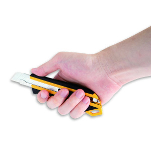 KOMELON Katkoteräveitsi 25mm pikalukitus ErgoGrip 3