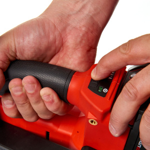 #VIIMEISTELYNAULAIN M18 CN16GA-0X, Milwaukee 7