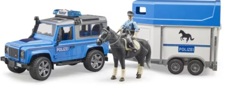Land Rover -poliisiauto ja hevoskuljetusvaunu