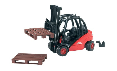 Linde H35 -haarukkatrukki ja 2 kuormalavaa