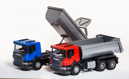 EMEK Scania P 3-akselinen maansiirtoauto
