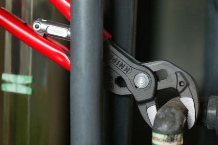SIIRTOLEUKAPIHDIT 250MM COBRA SMARTGRIP 85 01 250